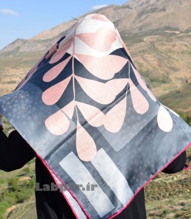 روسری Channel ابریشم قواره 120*120 دور دست دوز